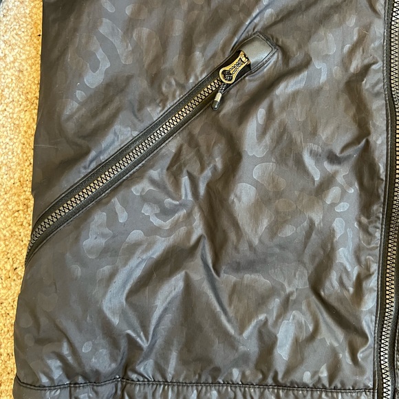 Lululemon Leopard Print Wind Breaker Sz 6 - Picture 6 of 10